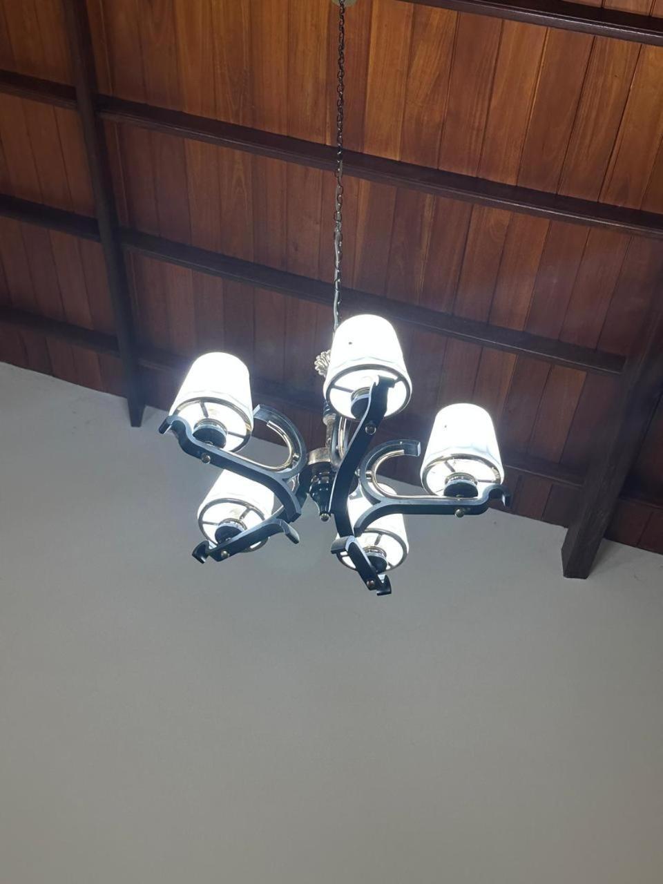 Lahiru Airport Villa Andiambalama Kültér fotó
