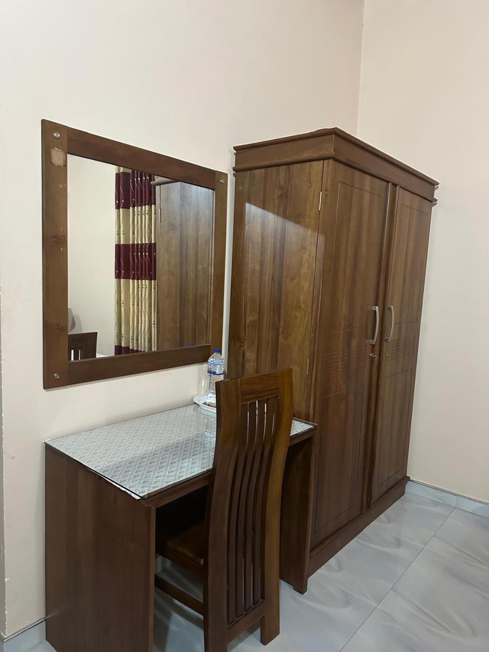 Lahiru Airport Villa Andiambalama Kültér fotó
