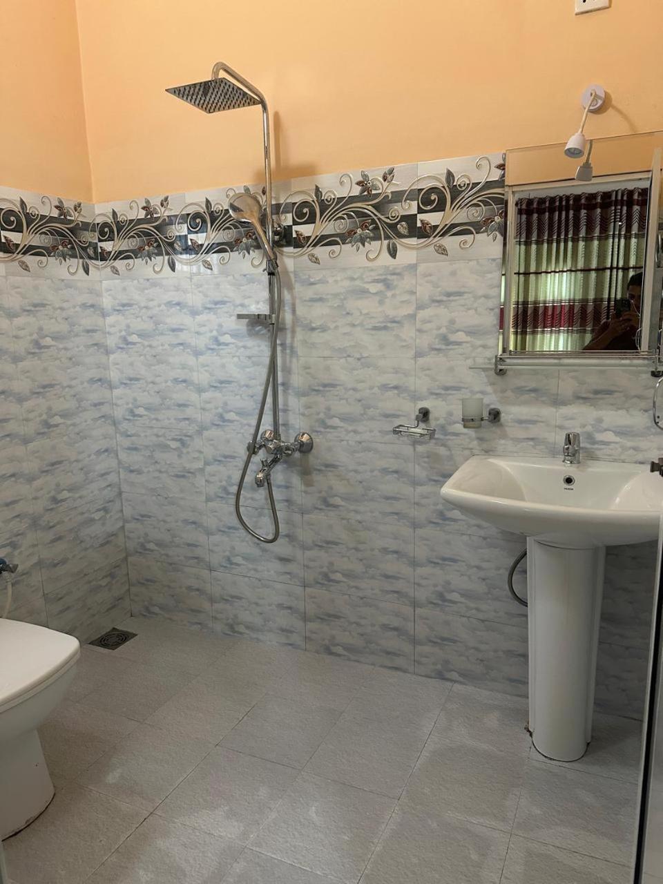 Lahiru Airport Villa Andiambalama Kültér fotó